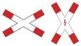 Modellbeispiele: Andreaskreuz links = VZ Nr. 201-52 (liegend, ohne Blitzpfeil) rechts = VZ Nr. 201-51 (stehend, mit Blitzpfeil)