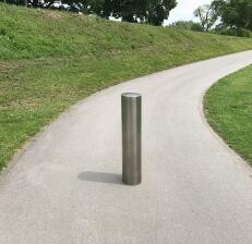 Anwendungsbeispiel: Absperrpfosten -Bollard- zum Einbetonieren (Art. 40154)