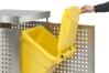 Detailansicht: Sicherung des Müllbehälterschranks -Cubo Sabana-Mülltonne nicht im Lieferumfang (Art. 39214)